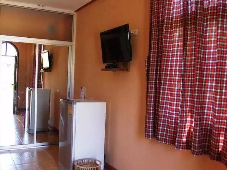 בית מלון כפרי Cowboy Farm Resort Pattaya