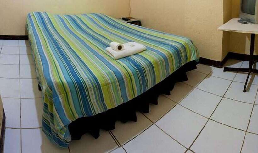 בית מלון כפרי Mactan Pension House