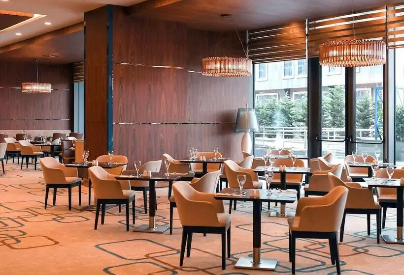 Mercure Istanbul West Hotel & Convention Center