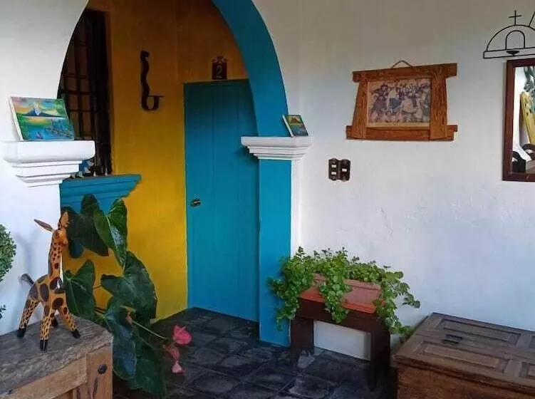 هتل Monasterio