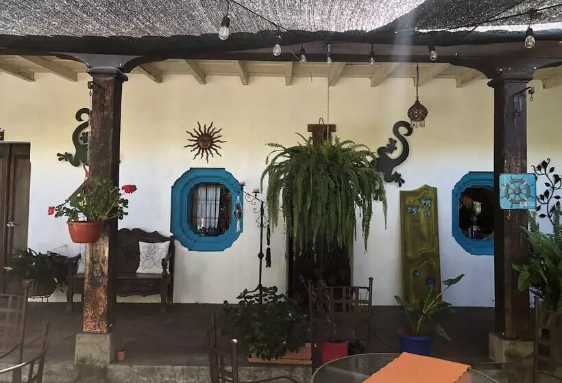 هتل Monasterio
