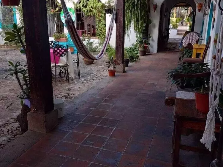 هتل Monasterio