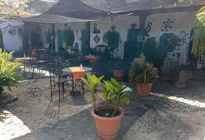هتل Monasterio