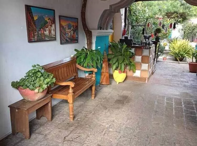 هتل Monasterio