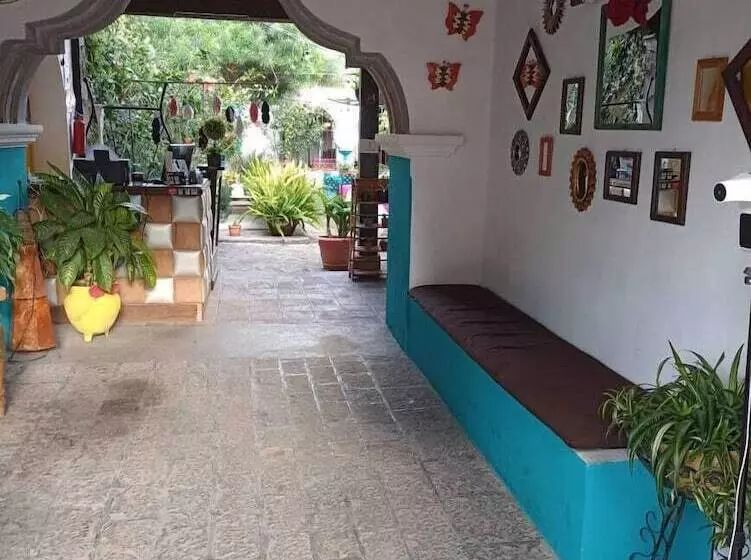 هتل Monasterio