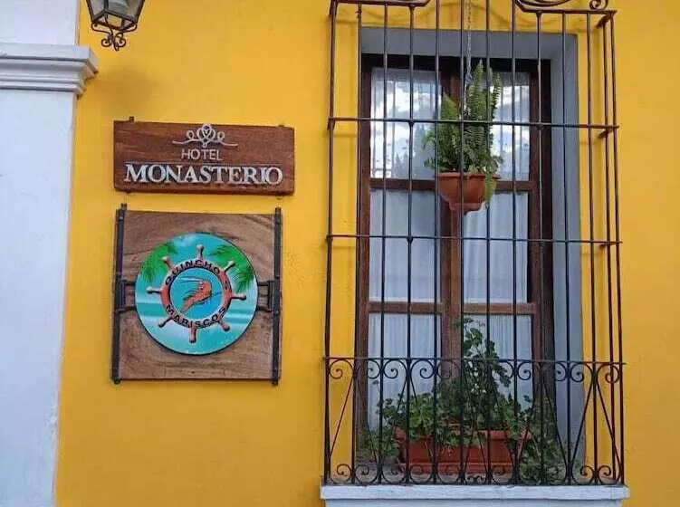هتل Monasterio