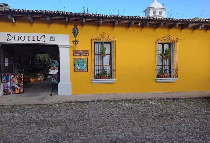 هتل Monasterio
