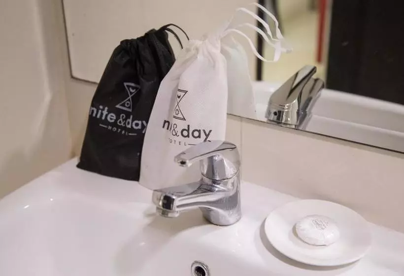 هتل Nite And Day Jakarta Roxy