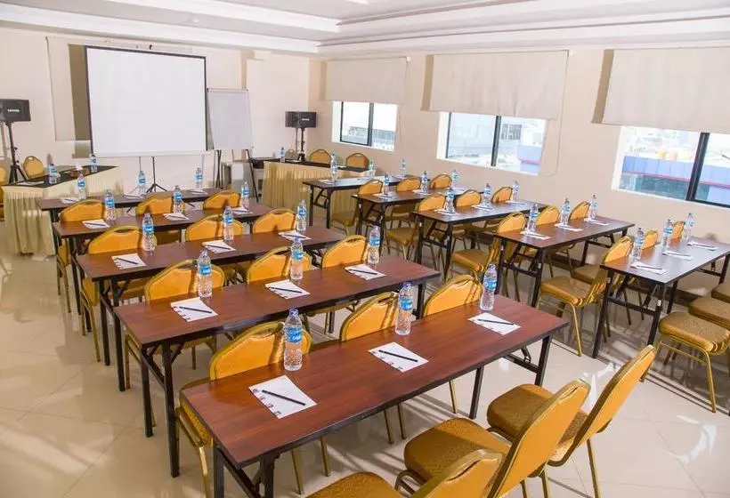 هتل Nite And Day Jakarta Roxy