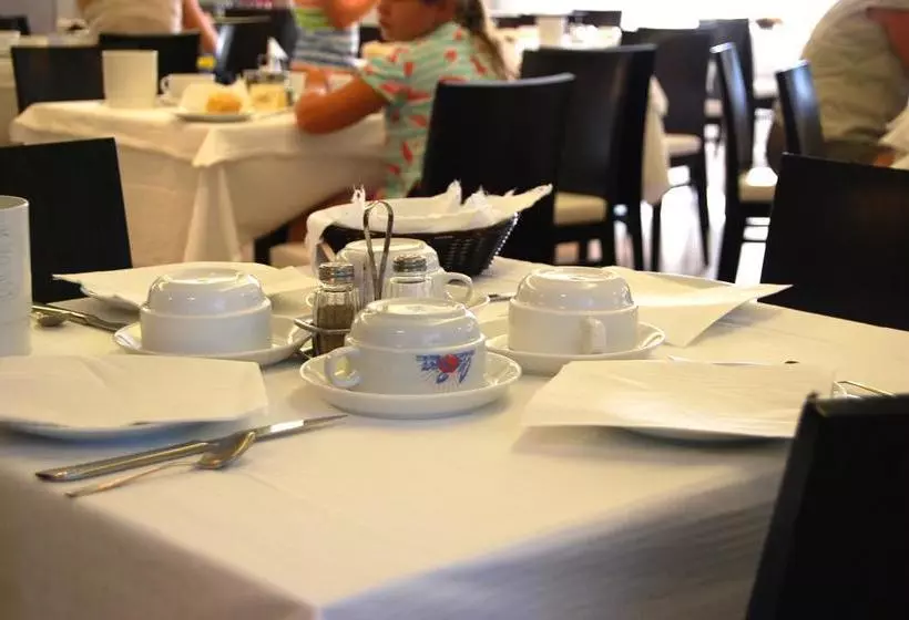 Отель Old River