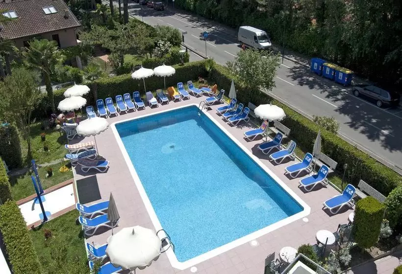 Отель Old River