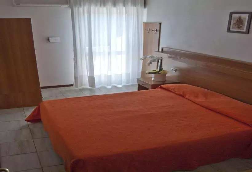 Отель Old River