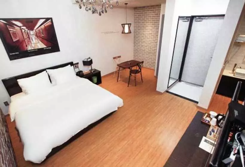 Hound Hotel Changwon Terminal