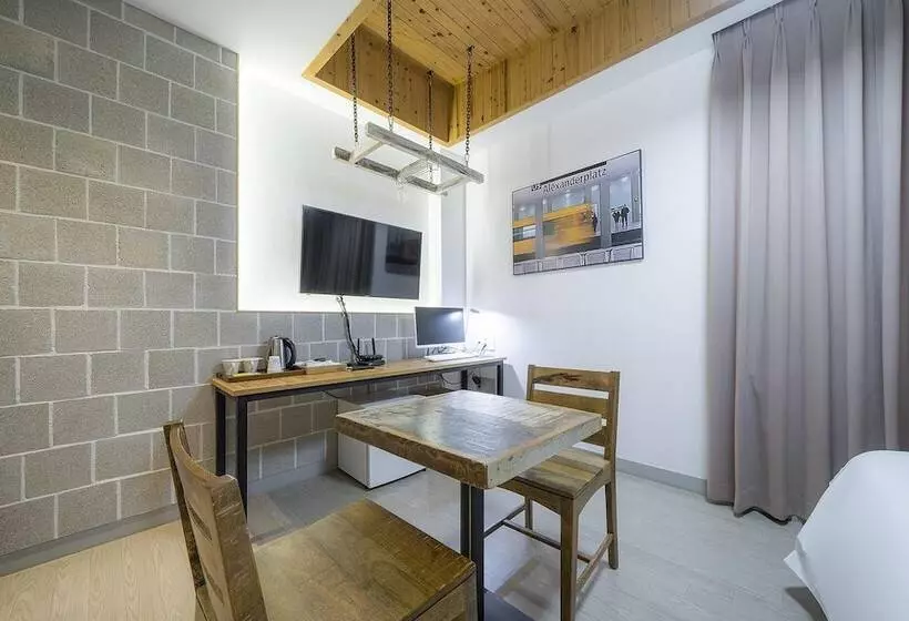 Hound Hotel Changwon Terminal