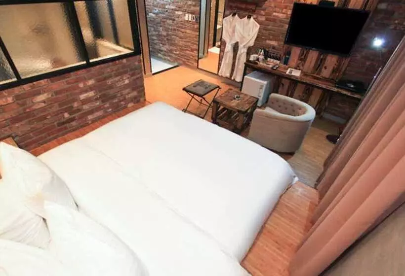 Hound Hotel Changwon Terminal