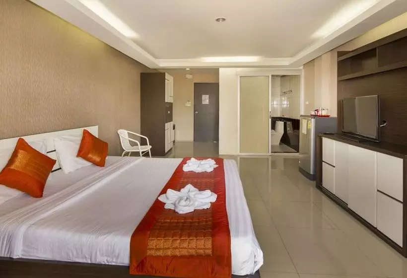 Отель Royal Bombay Suites