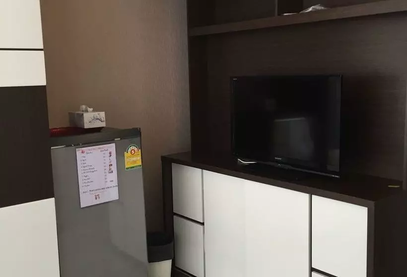 Отель Royal Bombay Suites