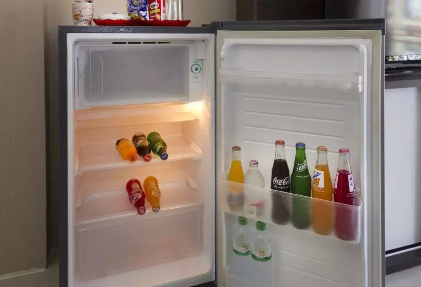 Отель Royal Bombay Suites