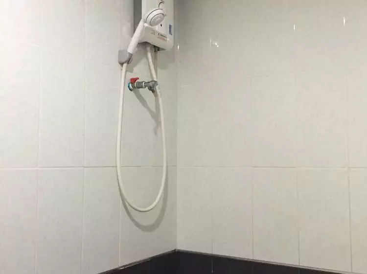 Отель Royal Bombay Suites