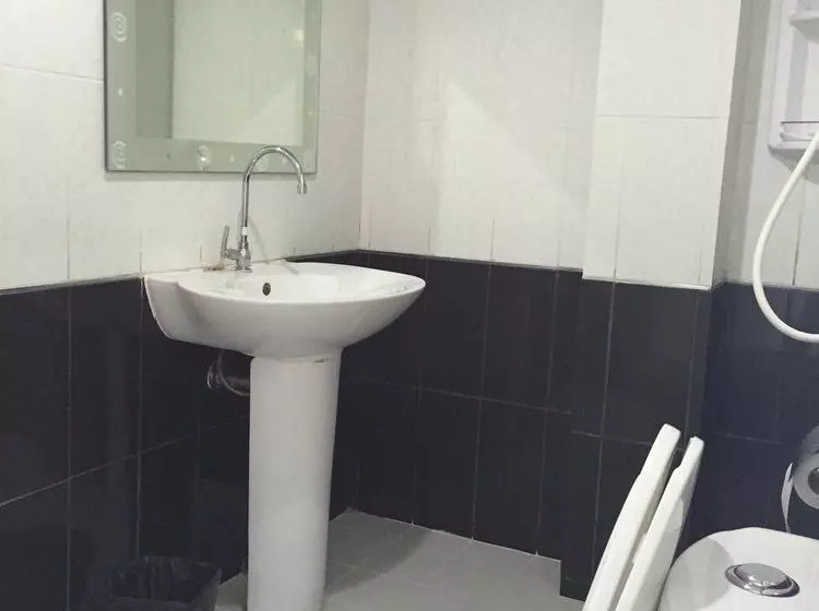 Отель Royal Bombay Suites