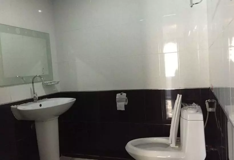 Отель Royal Bombay Suites