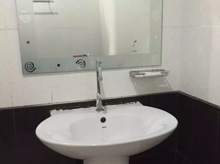 Отель Royal Bombay Suites