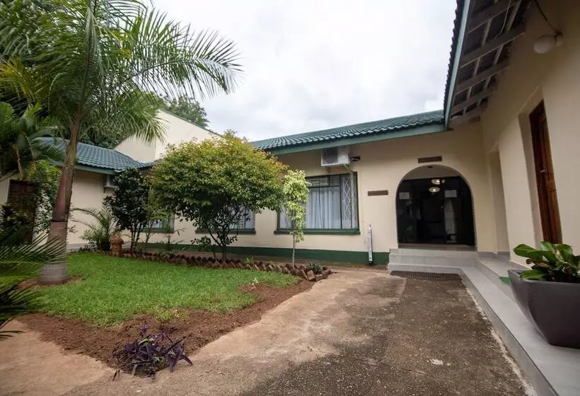 هتل Wild Trekkers Lodge