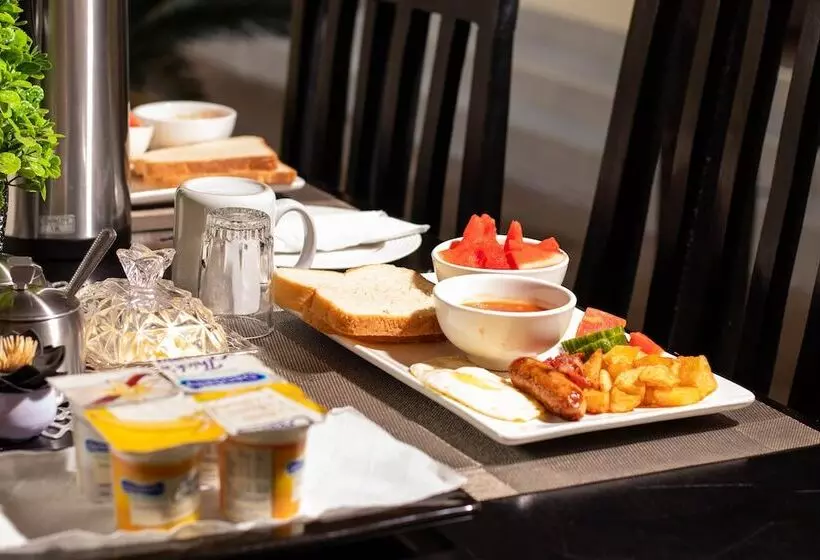 هتل Wild Trekkers Lodge