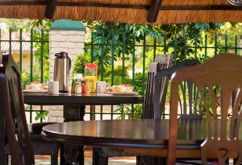 هتل Wild Trekkers Lodge