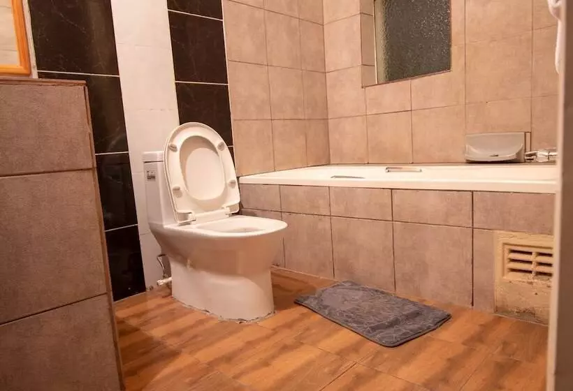 هتل Wild Trekkers Lodge