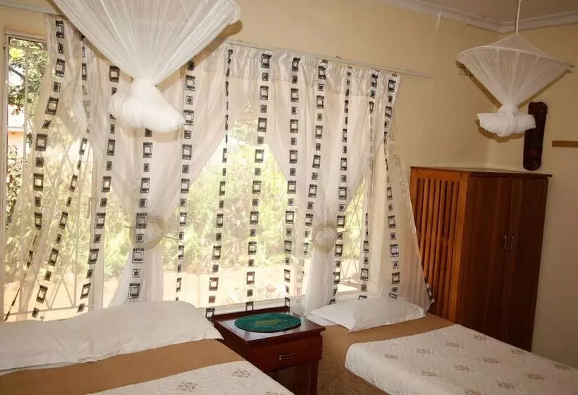 هتل Wild Trekkers Lodge