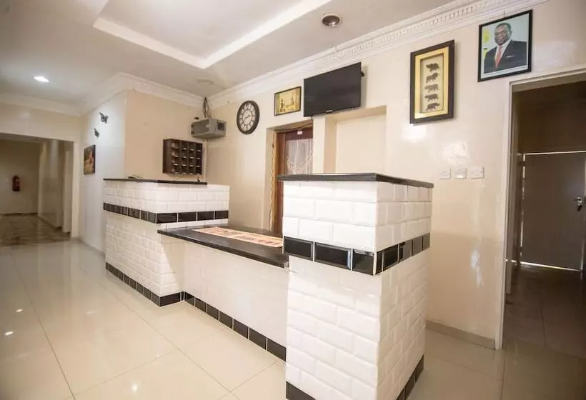 هتل Wild Trekkers Lodge