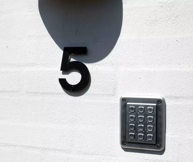 Bed and Breakfast Engholmbb