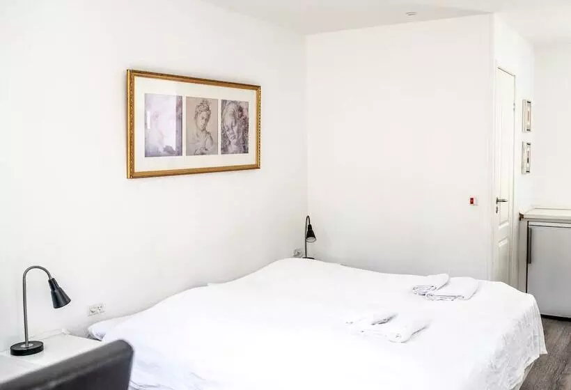 Bed and Breakfast Engholmbb