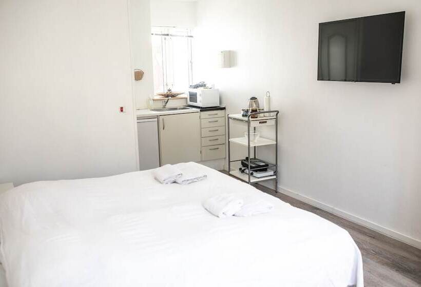 Bed and Breakfast Engholmbb