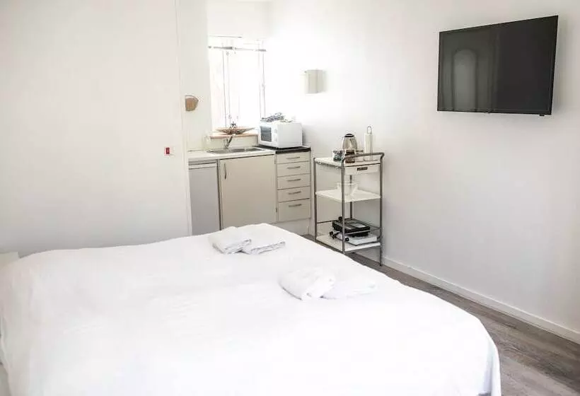 Bed and Breakfast Engholmbb