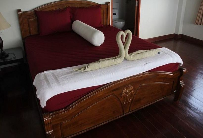 Hotel Apichada Villa