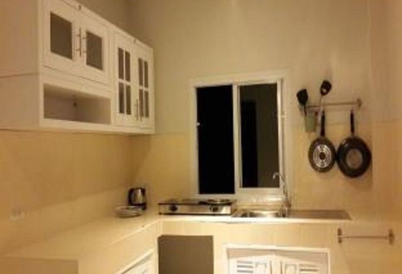 Hotel Apichada Villa