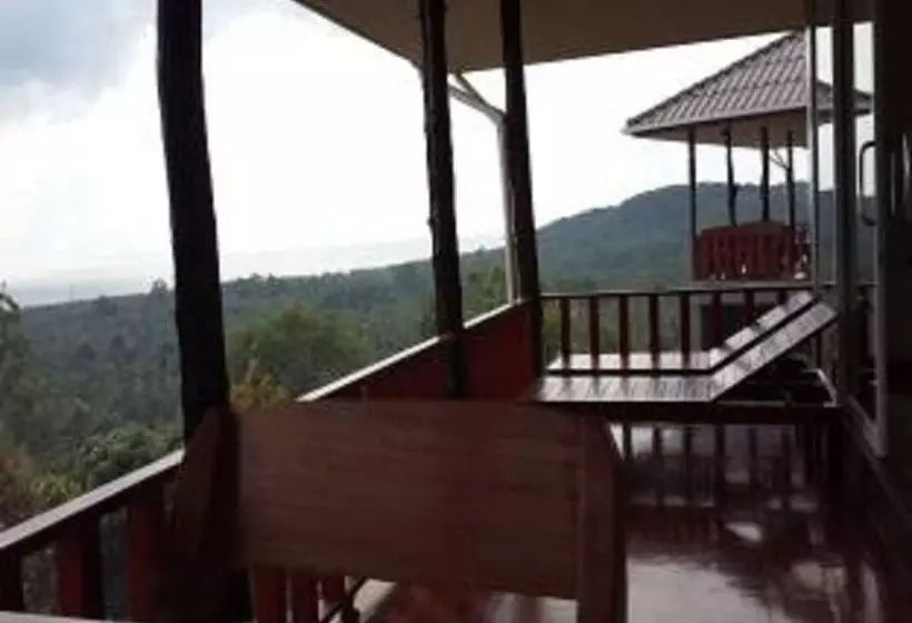 Hotelli Apichada Villa