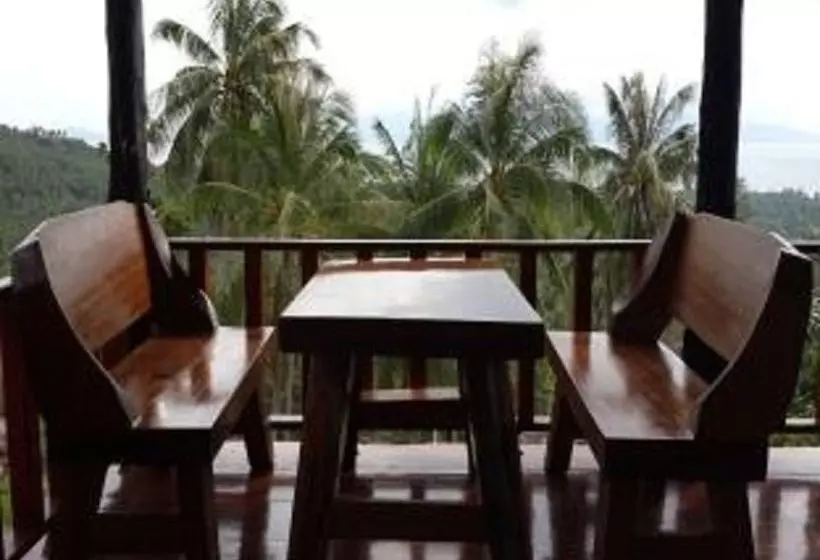 Hotelli Apichada Villa