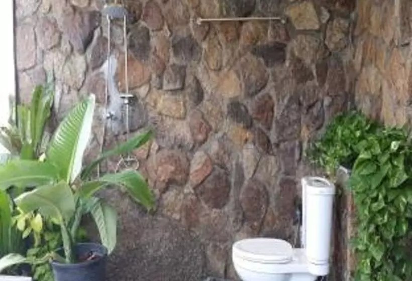 Hotelli Apichada Villa