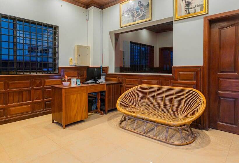 هتل Archaic House