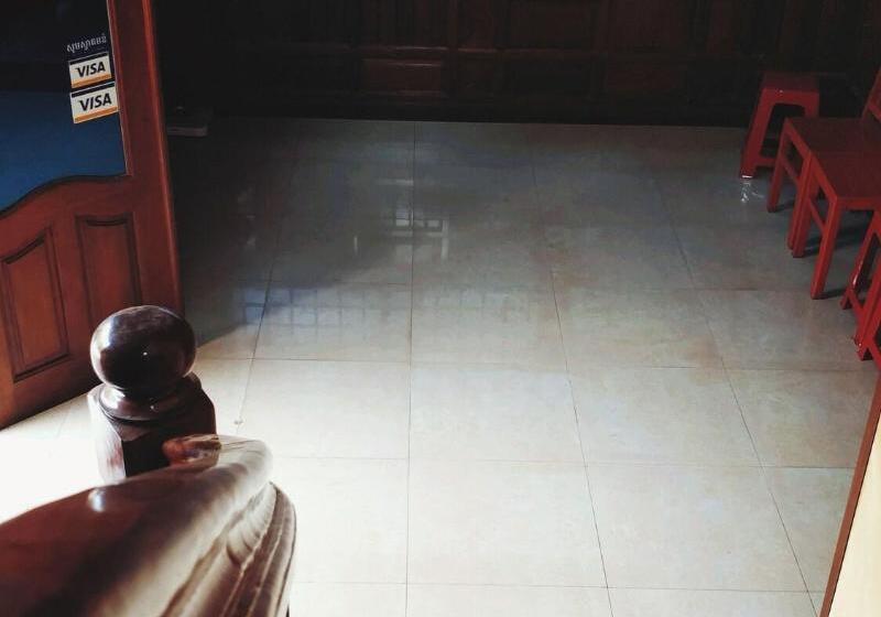 هتل Archaic House