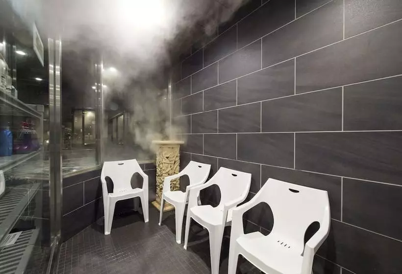 هتل کپسول Anshin Oyado Shinjuku Ekimaeten