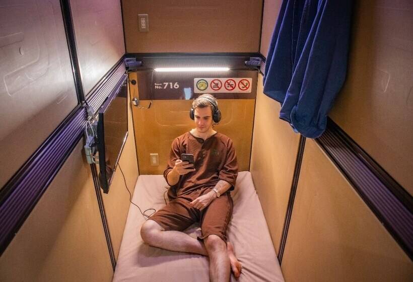 هتل کپسول Anshin Oyado Shinjuku Ekimaeten