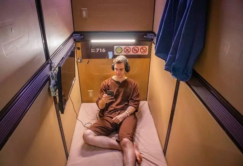 هتل کپسول Anshin Oyado Shinjuku Ekimaeten