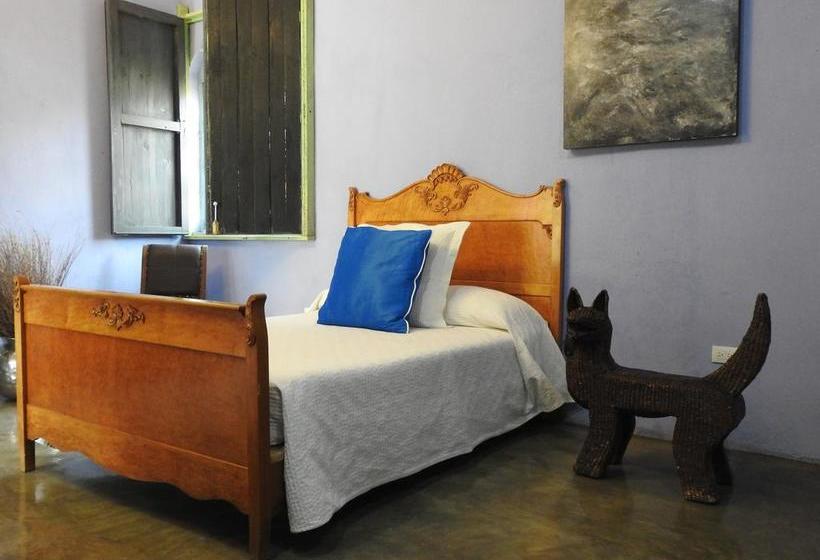 هتل Meson Sacristia De La Soledad