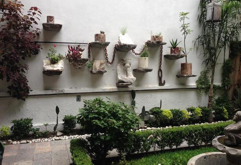 هتل Meson Sacristia De La Soledad