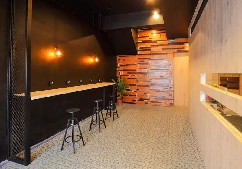 هتل Parkland Express