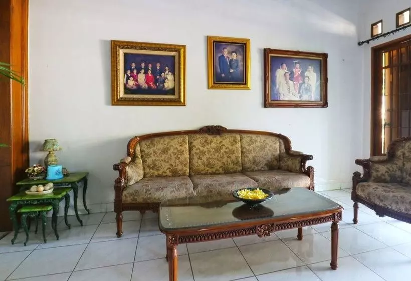 Hotel Santo Guest House